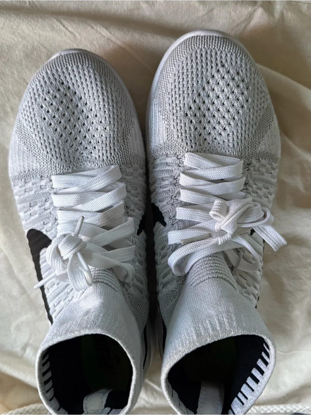 Nike Women’s Lunarepic White and Black Flyknit running Sneakers